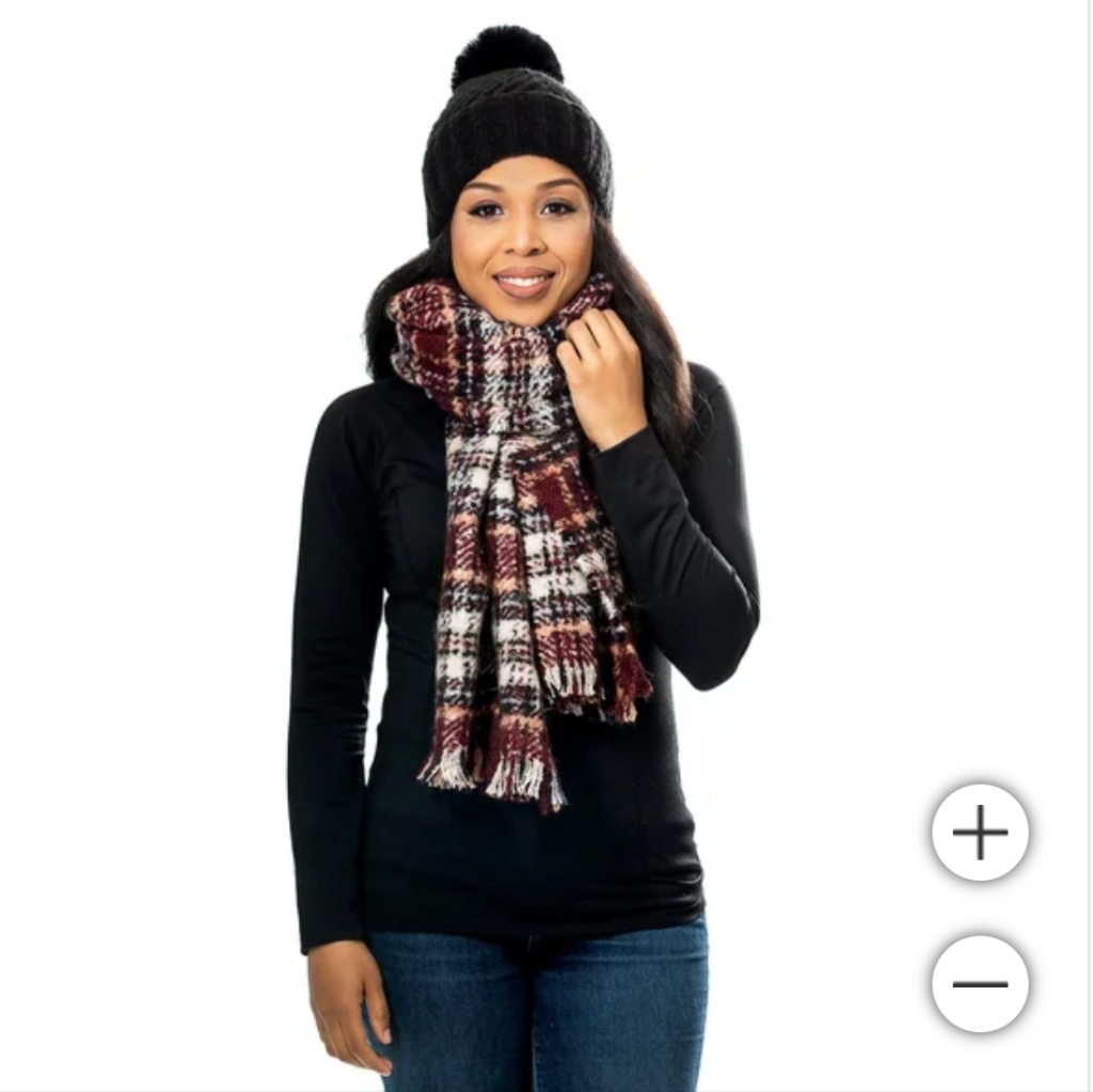 Emanuel Geraldo Scarf And Beanie Set